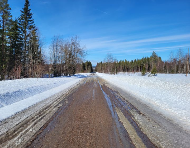 Soratiellä on kelirikkoa.