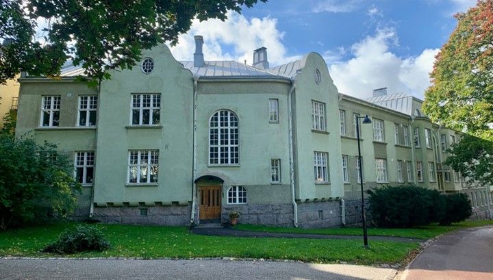 Puolalanpuiston kupeessa sijaitseva taloyhtiö sai avustusta ikkunoiden korjaukseen, Turku.