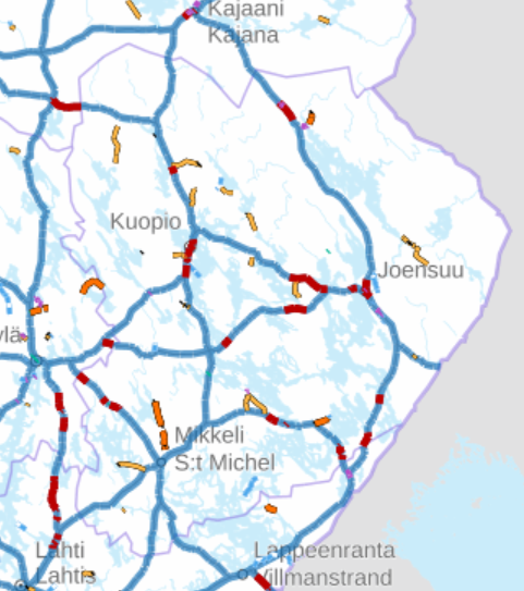 Kartta Pohjois- ja Itä-Suomesta, jossa näkyy suuria teitä ja kaupunkeja kuten Kajaani, Kuopio, Joensuu ja Mikkeli. Teitä on merkitty eri väreillä.