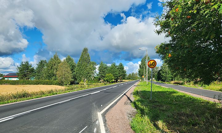 Päällyste on uusittu Niemelänkyläntielle Ylivieskassa.