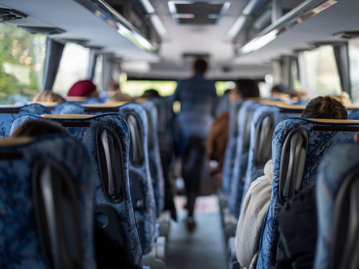 Joulua edeltävät päivät ovat oiva tilaisuus kokeilla bussimatkustamisen helppoutta.