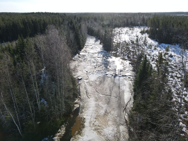 Flygfoto från Savonjoki vid gränsen mellan kommunerna Vimpeli och Alajärvi.