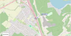 Karttakuva, joka näyttää silta-alueen asutuksen ja teiden ympäröimänä.