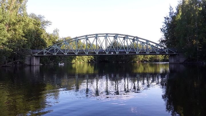 Keski-Suomessa on kunnostettu tänä vuonna lukuisia siltoja, joista Tarvaalankosken silta Laukaassa on yksi. Kunnostukset parantavat osaltaan myös teollisuuden kuljetuskykyä ja lisäävät huoltovarmuutta. Kuva: Keski-Suomen ELY-keskus