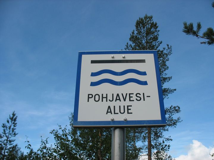 Kuva pohjavesialue-kyltistä.