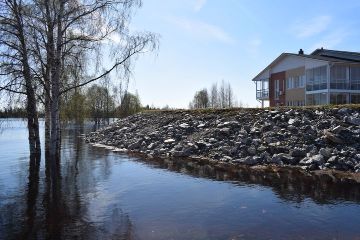 Kittilän terveyskeskuksen tulvapenger.