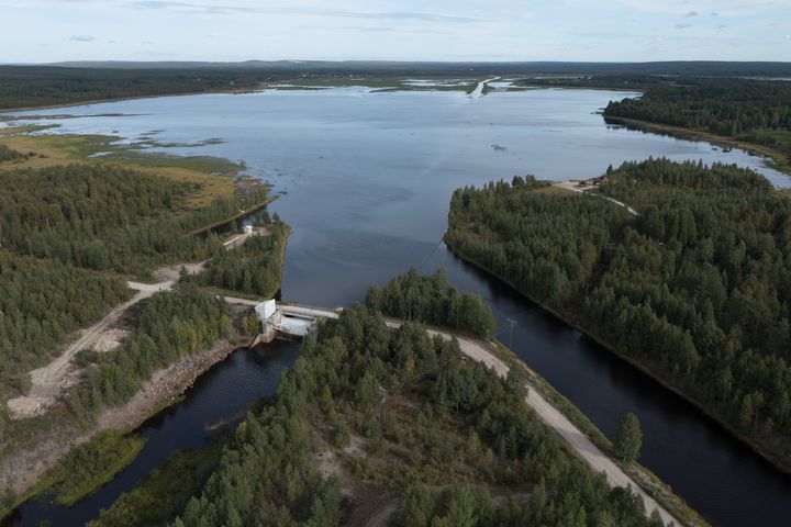 Ilmakuvaa Portimojärven säännöstelypadosta.