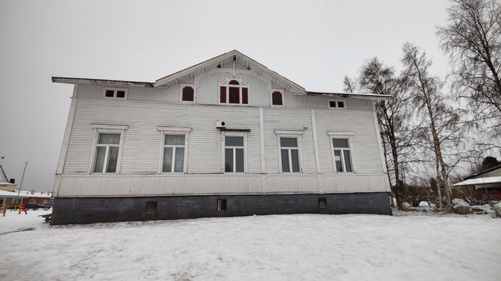 Maksniemen vanhimpia koulurakennuksia
