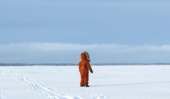 Pyhäselän jäänpaksuus oli tammikuulle tyypillinen. Orivesi-Pyhäselän vedenkorkeus oli 42 cm ajankohdan keskiarvoa ylempänä. Kuva: Ilkka Elo / Pohjois-Karjalan ELY-keskus.