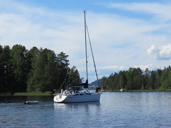 Purjevene järvellä