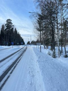 Veikkolas skylt längs Åbovägen.