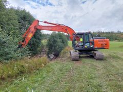 Restaureringsåtgärder på gång i Vichtis å sommaren 2021.