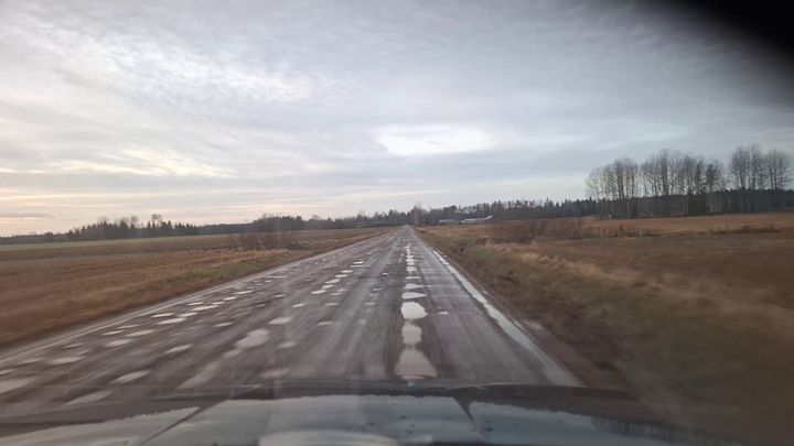 Talvikelirikkoa soratiellä