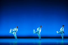 Tero Saarinen Companyn ensimmäinen teos, Tukholman Dansens Husissa 18. helmikuuta 1996 kantaesityksensä saanut Westward Ho! palaa TSC:n kiertueohjelmistoon huhtikuussa.