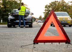 12 V:n akku on nykyään ja jatkossa etenkin sähköajoneuvoissa yleisin syy teknisiin vikoihin.  Kuva: Clarios