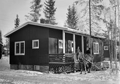 Ruotsalainen lahjatalo Helsingin Pirkkolassa tammikuussa 1941. Kuva JOKAHBL3C_B34:3: Hugo Sundström / HBL / Journalistinen kuva-arkisto JOKA / Museovirasto