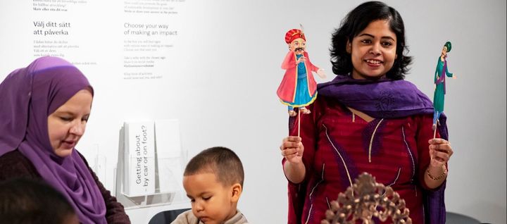 Satutyöpaja Helinä Rautavaran museossa Espoossa 2023. Kuva OKM / Emilia Anundi