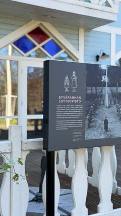 Lottamuseon puutarhassa avautuu 12.5.2026 Elämää Syvärannassa -näyttely.