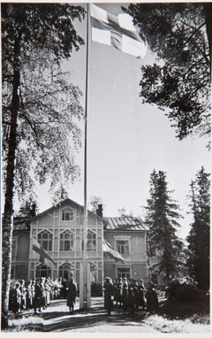 Lipunnosto Syvärannan Lottaopistolla