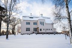 Presidentti Urho Kekkosen kotina tunnetussa Tamminiemessä vietetään 2.12.2023 klo 11–17 retrojoulua.