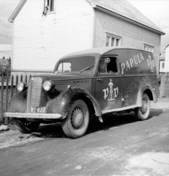 Papulan vanha-auto.