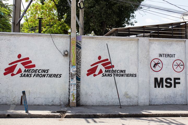 Lääkärit Ilman Rajoja -järjestön Turgeaun hätäkeskus Haitin pääkaupungissa, Port-au-Princessä.