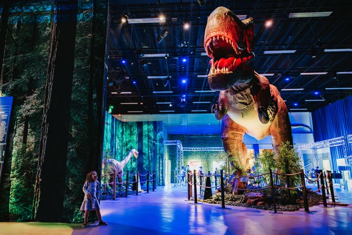 Tampere Hall's dinosaurs drew in especially vacationing families with children. Photo: Matias Ahonen