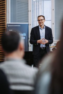 Fyysikko Esa Räsänen. Kuva: Matias Ahonen