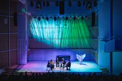 Tampere Chamber Music -festivaalin 10-vuotista taivalta juhlittiin 19.–25.1.2026. Tanssija Minna Tervamäki, viulistit Laura Vikman ja Priya Mitchell, klarinetisti Christoffer Sundqvist, alttoviulisti Lars Anders Tomter ja sellisti Joona Pulkkinen esiintyivät juhlakonsertissa Tampere-talon Pienessä salissa. Kuva: Matias Ahonen