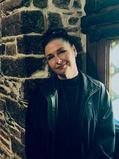 Naisen ääni -teoksen ohjaaja Marika Vapaavuori