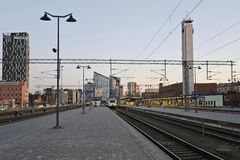 Kreatelle työskentely vilkkaassa Tampereen keskustaympäristössä on tuttua menneiltä vuosilta. Nyt alkavassa hankkeessa työskentelee useita ammattilaisia, jotka ovat rakentaneet muun muassa taustalla näkyvän Tampereen Kannen, jonka päälle on rakennettu niin Nokia Arena kuin kerrostalojakin.