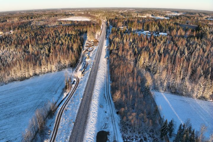 Kreate on voittanut noin 40 miljoonan euron arvoisen urakan mittavasta Helsinki–Riihimäki-hankkeesta Järvenpään Purolan ja Tuusulan Nuppulinnan välille. Urakka sisältää monipuolisesti eri rakentamisen lajeja ja vaativia rakentamisen paikkoja. Kreate on voittanut vuodesta 2023 lähtien Helsinki–Riihimäki-hankkeella kuusi eri urakkaa, joiden arvo yhteenlaskettuna on lähes 100 miljoonaa euroa.