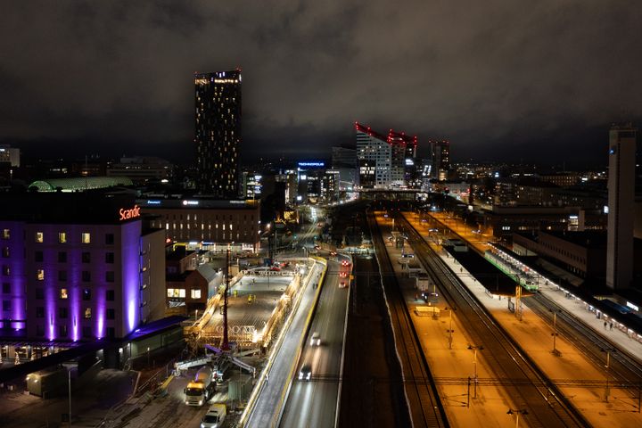 Kreate on solminut sopimuksen Väyläviraston kanssa ja kirjaa tilauskantaansa reilut 152 miljoonaa euroa Tampereen henkilöratapiha -hankkeen toisen vaiheen toteutuksesta. Itsenäisyydenkadun alikulun ylittävistä viidestä sillasta uusittavana on tällä hetkellä Ratapihankadun silta. Ensimmäisen ratasillan rakentaminen käynnistyy vuoden 2026 aikana.