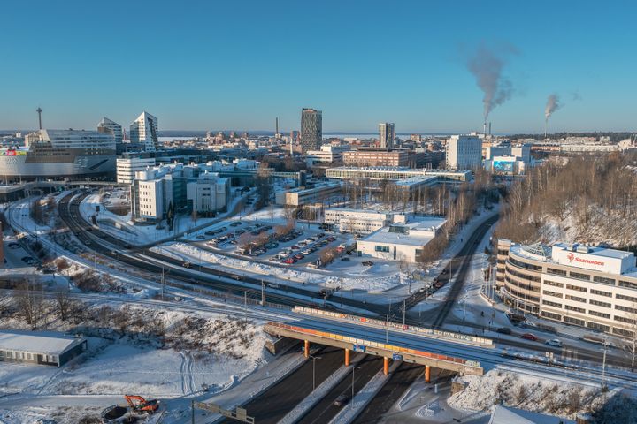 Kreate on voittanut Viinikankadun ja maanalaisen ajoyhteyden ensimmäisen urakan, jossa se rakentaa Viinikankadulta kohti rautatieasemaa lähtevän maanalaisen ajoyhteyden ensimmäisen osuuden. Kehitysvaiheen sisältävä suunnittele ja toteuta -urakka käynnistyy kehitysvaiheella. Rakentamisen arvioidaan käynnistyvän keväällä 2026.
