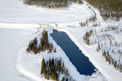 Kreate käynnistää Kelukosken voimalaitoksen patoluukun rakentamisen valmistelevilla töillä huhtikuussa 2026. Urakka valmistuu arviolta syyskuussa 2027. Kreate on huomioinut rakentamisen aikataulussa myös pohjoisen kylmät olosuhteet talvitaukona.
