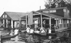 Kelluvaa asumista Seattlessa 1930-luvulla. Kuva: Seattle Floating Homes Association
