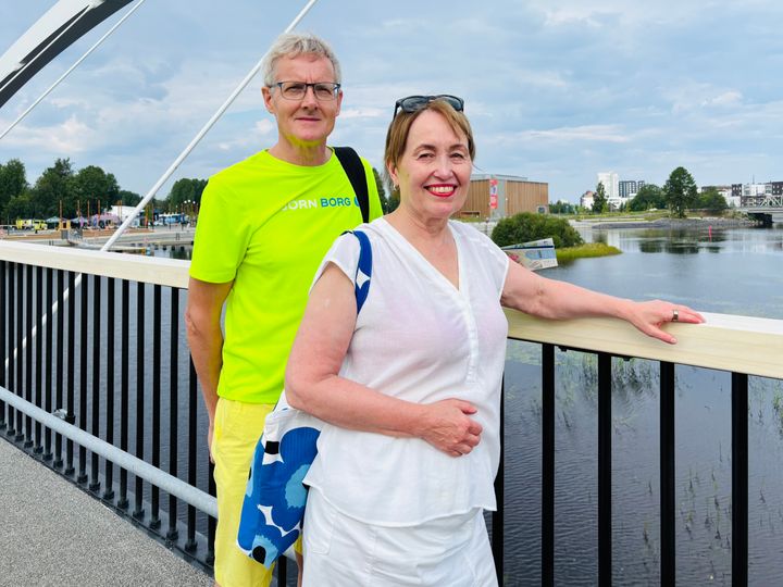 Raija ja Seppo Vahasalo matkustivat Kirkkonummelta Ouluun vain nauttiakseen Asuntomessujen tunnelmasta ja kerätäkseen ideoita muun muassa oman kodin pihasuunnitteluun.