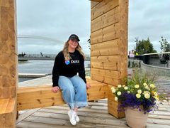 Projektipäällikkö Hanna Mattila iloitsee kaupungin saamasta huomiosta Asuntomessujen aikana. ”Oulu yllättää usein positiivisesti. Kun ihmiset käyvät täällä, he voivat myöhemmin nähdä kaupungin myös potentiaalisena opiskelu- tai asuinpaikkana.”