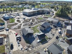 Saikkaan rakennetaan 19 omakotitaloa, 2 paritaloa, 2 rivitaloa, 1 kaupunkipientalo, 1 kerrostalo sekä Saikantalo, jossa tulee toimimaan alueen päiväkoti ja alakoulu.
