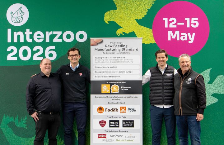 Flera ledande europeiska tillverkare av råfoder för sällskapsdjur, däribland Snellman Petfood, Freshfrozen for Pets och The Nutriment Company, har lanserat ett gemensamt initiativ för att etablera en europeisk standard för tillverkning av råfoder .
