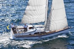 Hallberg-Rassy 340 purjehtimassa, ilmakuva