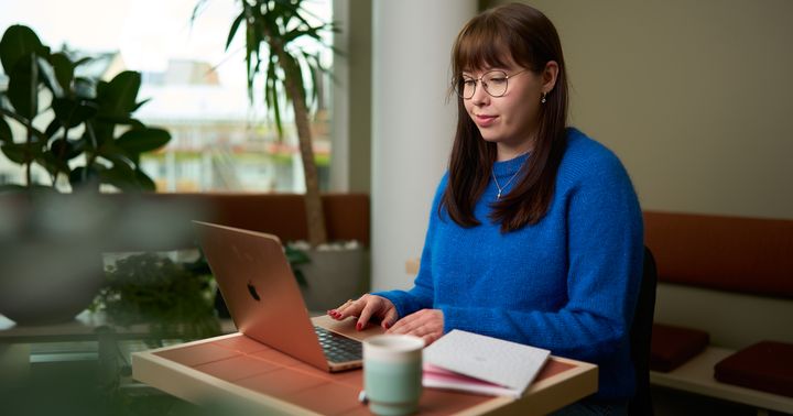 Moni työnhakija joutuu nyt hakemaan lukuisia työpaikkoja ja jää valitettavan usein kokonaan ilman työnantajan vastausta.