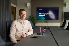 ”Kannustan osaajia miettimään etätyötä ja joustavuutta kokonaisvaltaisesti. On hyvä pohtia, mikä itselle on oikeasti tärkeää: työn tekemisen paikka, työajat, palkka, vapaa-aika vai jokin muu”, Antti Hyrkäs sanoo.