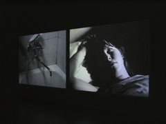 Heli Rekula: ”Hotelli” (1991), kaksikanavainen videoprojisointi, Kiasma, Helsinki, 2005