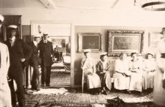 Satakuntalaisen Osakunnan jäseniä Harjulan Valkoisessa salissa vuonna 1915