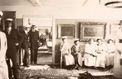 Satakuntalaisen Osakunnan jäseniä Harjulan Valkoisessa salissa vuonna 1915