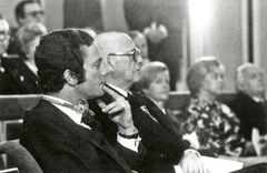 Kuningas Kaarle XVI Kustaa ja presidentti Urho Kekkonen Hanasaaren kulttuurikeskuksen vihkiäistilaisuudessa 1.6.1975