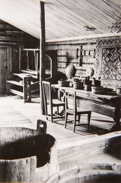 Ruokatalouteen liittyvää esineistöä Maahengen temppelissä vuonna 1938