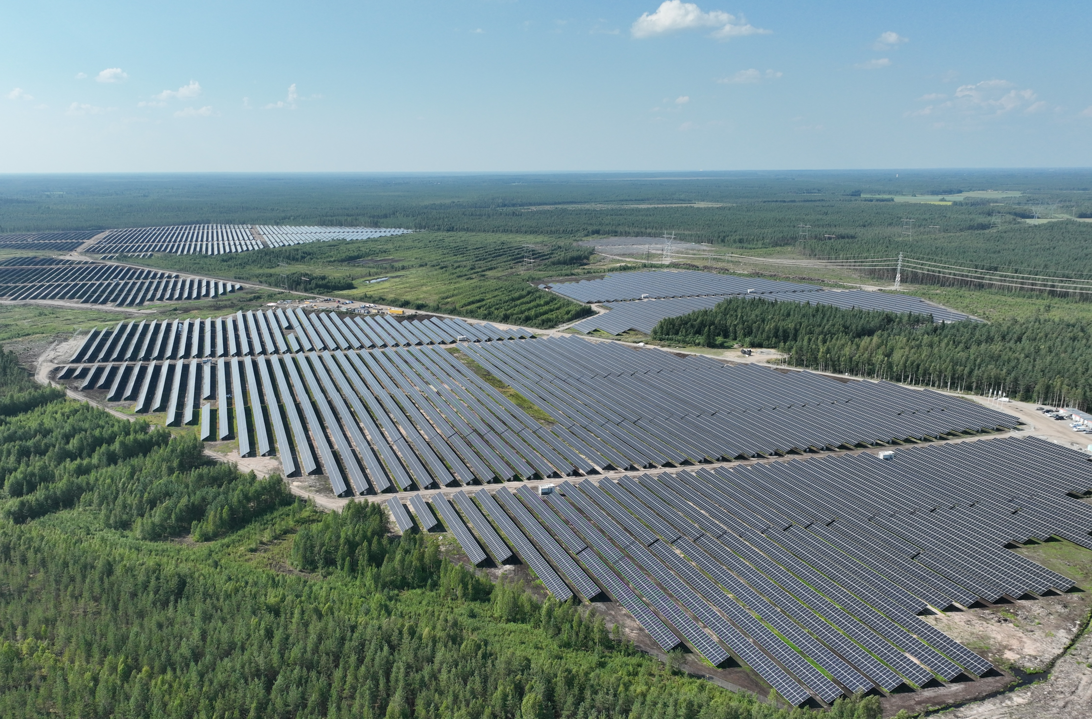 Suomen toiseksi suurin aurinkovoimala valmistui Utajärvelle