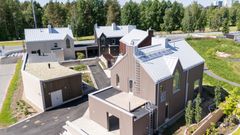 Oulun asuntomessuilla 2025 kohteessa Hietasaaren Gård katoissa Weckman lukkosauma Progantti Zero-teräksestä.